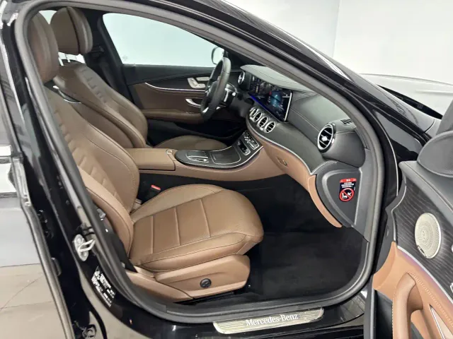 Mercedes-Benz E-Class — Фото автомобиля 27