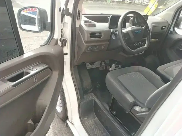 JMC E-Fushun — Фото автомобиля 15