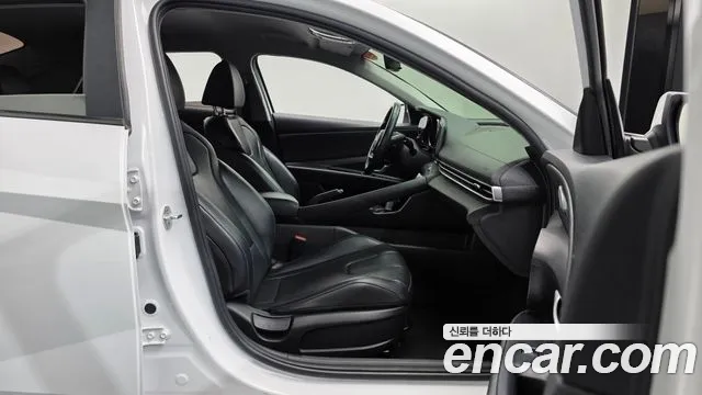 Hyundai AVANTE Avante (CN7) — Фото автомобиля 11