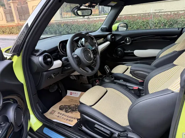MINI Hatch — Фото автомобиля 14