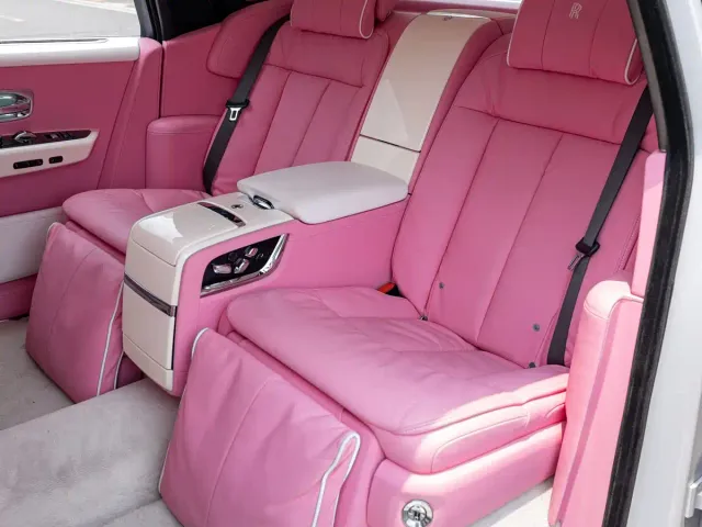 Rolls-Royce Phantom — Фото автомобиля 24