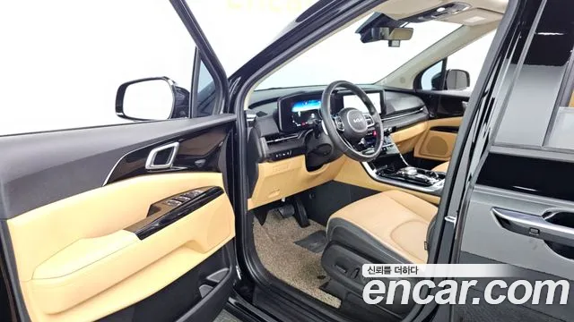 Kia Carnival Generation 4 — Фото автомобиля 15