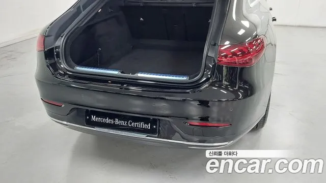 Mercedes-Benz EQS — Фото автомобиля 11