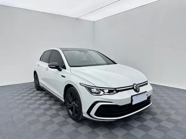 Volkswagen Golf — Фото автомобиля 3