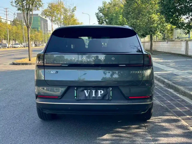 Volvo XC70 Plug-in Hybrid — Фото автомобиля 7