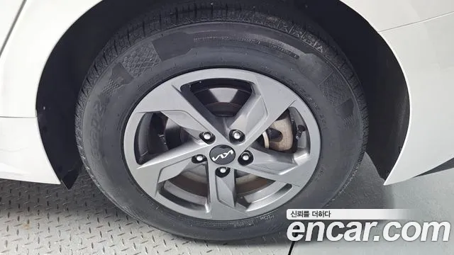 Kia K5 K5 3 поколение 2.0 LPI(Для проката) — Фото автомобиля 19
