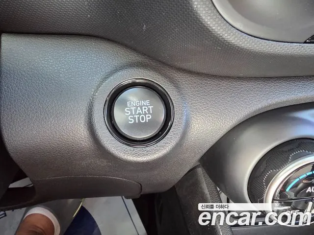 Hyundai Venue — Фото автомобиля 13