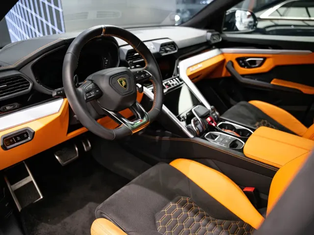 Lamborghini Urus — Фото автомобиля 5