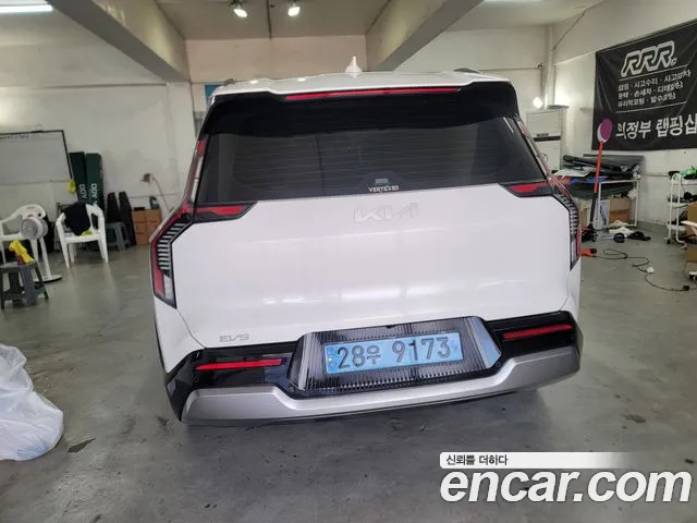 Kia EV9 — Фото автомобиля 4