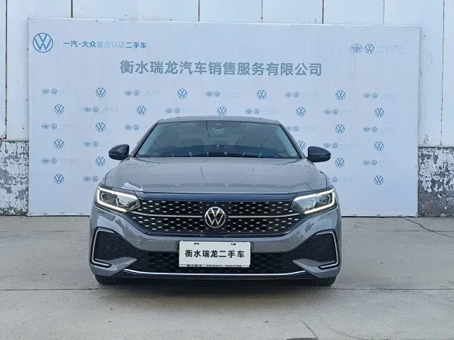 Volkswagen Passat — Фото автомобиля 3