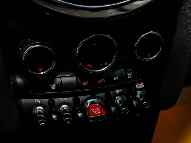 MINI Hatch — Фото автомобиля 15