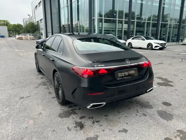 Mercedes-Benz E-Class — Фото автомобиля 7