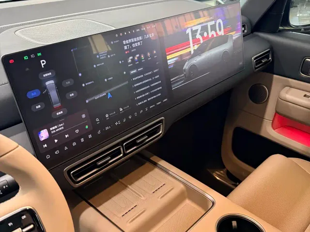 Li Auto MEGA — Фото автомобиля 5