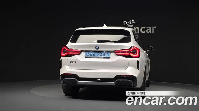 BMW iX3 G08 (2020–2024) — Фото автомобиля 4