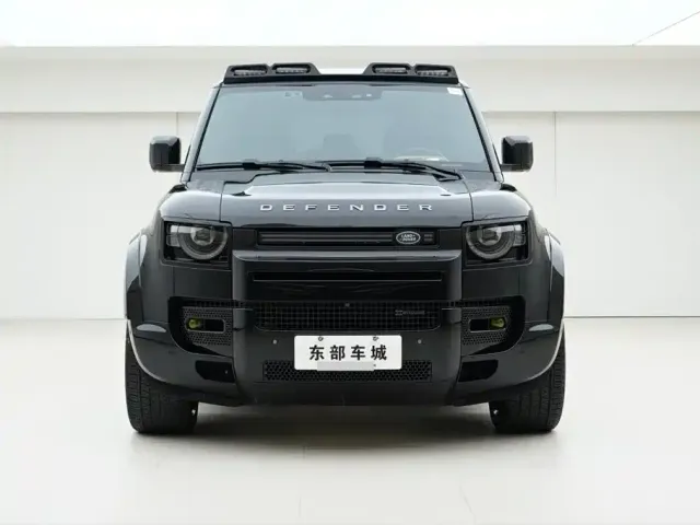 Land Rover Defender — Фото автомобиля 2