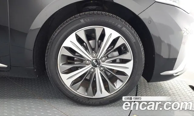 Kia K8 Hybrid — Фото автомобиля 6