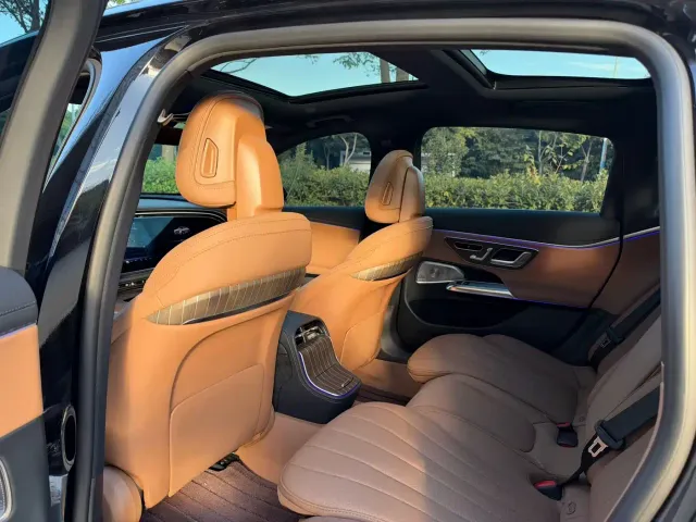 Mercedes-Benz E-Class — Фото автомобиля 7