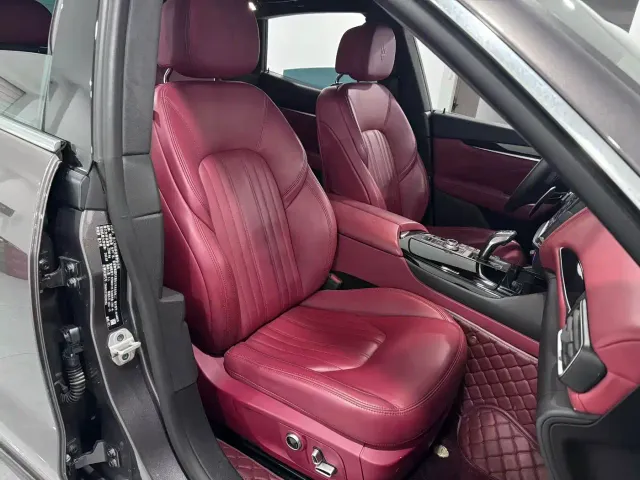 Maserati Levante — Фото автомобиля 6