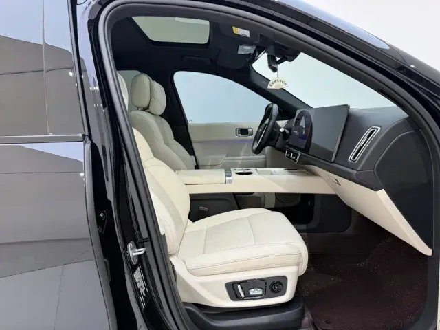 Li Auto L8 — Фото автомобиля 18