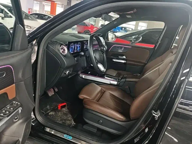 Mercedes-Benz EQB — Фото автомобиля 14