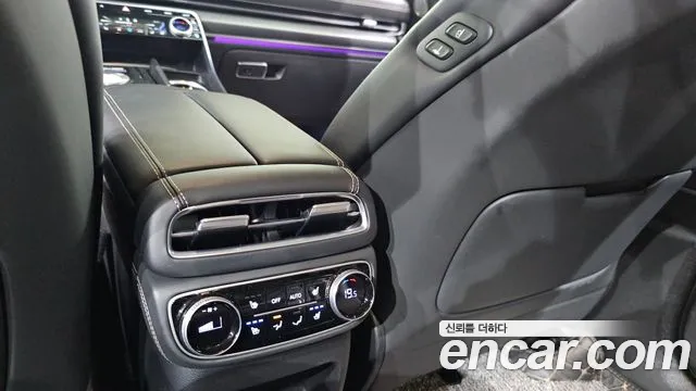 Genesis GV80 — Фото автомобиля 30