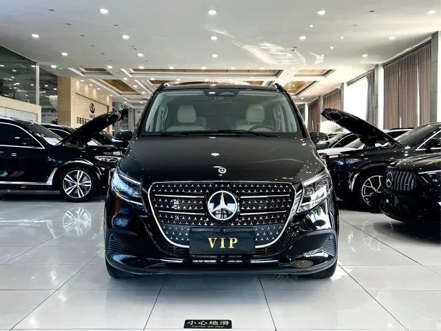 Mercedes-Benz V-Class — Фото автомобиля 3