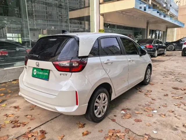 Honda Fit — Фото автомобиля 6