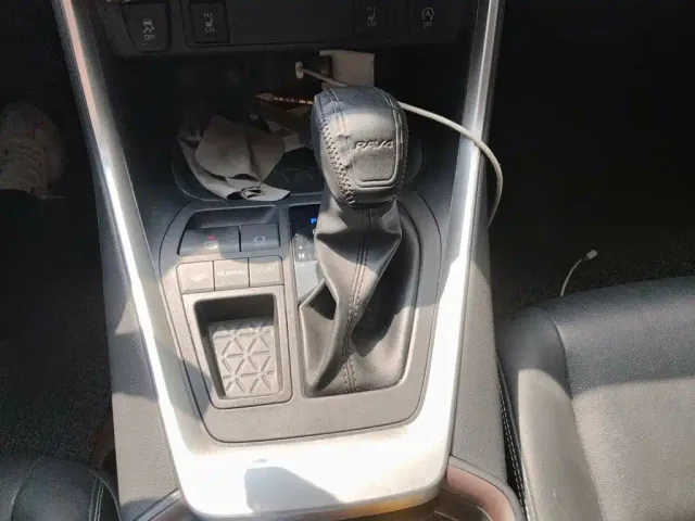 Toyota RAV4 — Фото автомобиля 15
