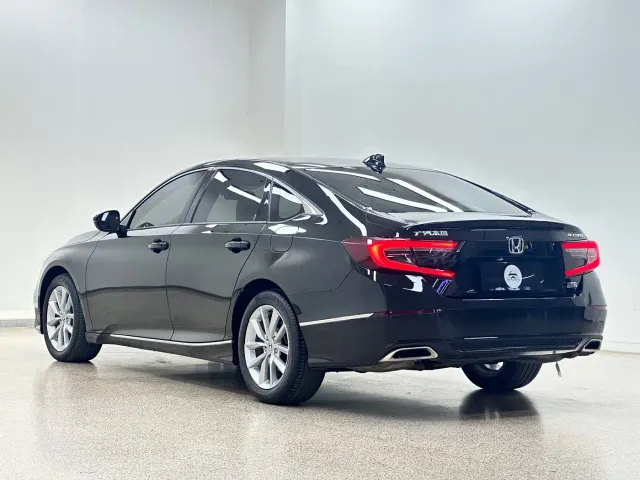 Honda Accord — Фото автомобиля 4