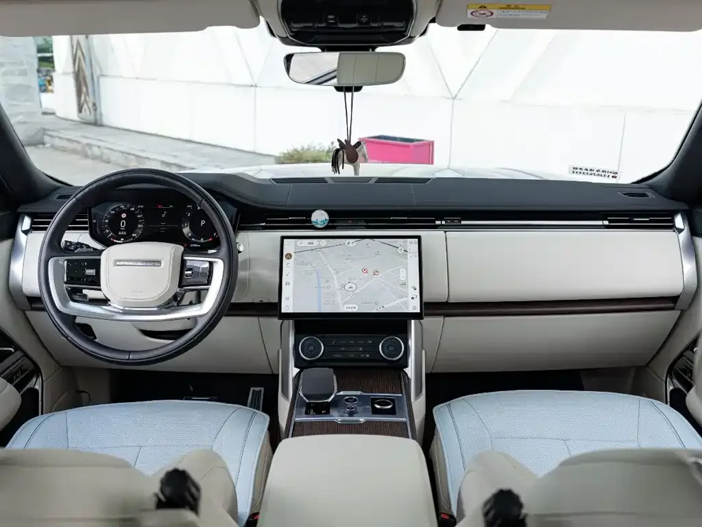 Land Rover Range Rover 2023 Facelift 3.0 L6 400PS Prosperity Extended Version — Фото автомобиля 10