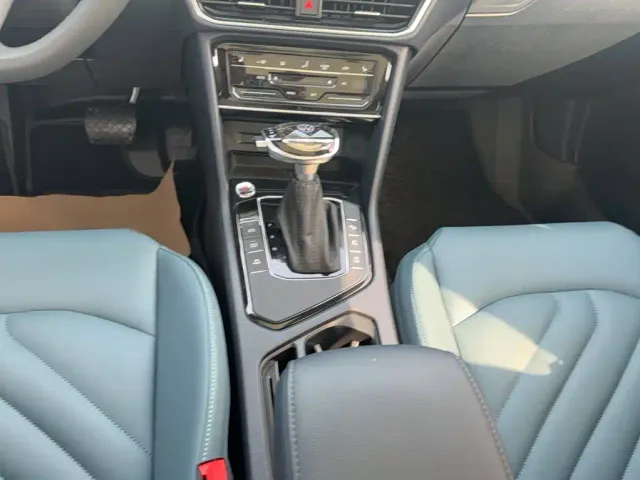 Volkswagen Tharu — Фото автомобиля 10