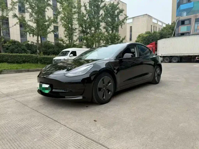 Фотография автомобиля — Tesla Model 3