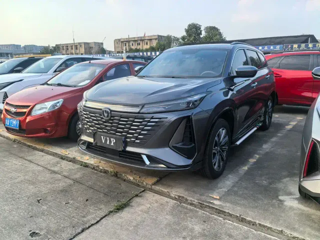 Фотография автомобиля — Changan CS75 Plus