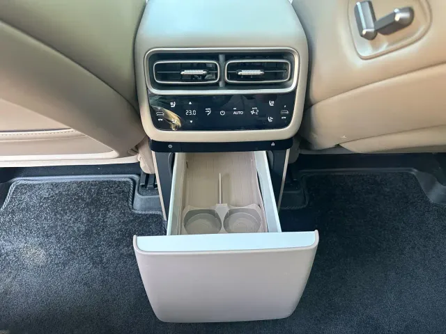 Li Auto i6 — Фото автомобиля 23