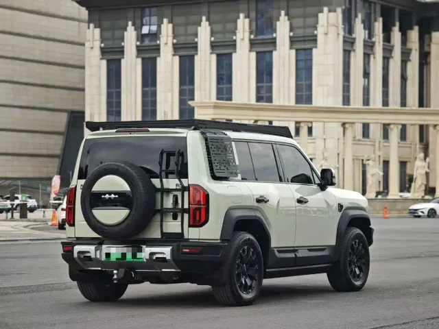 BYD FangChengBao Leopard 5 — Фото автомобиля 3
