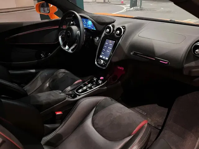 McLaren GT — Фото автомобиля 11
