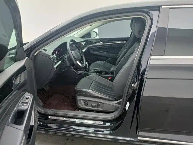 Volkswagen Passat — Фото автомобиля 9