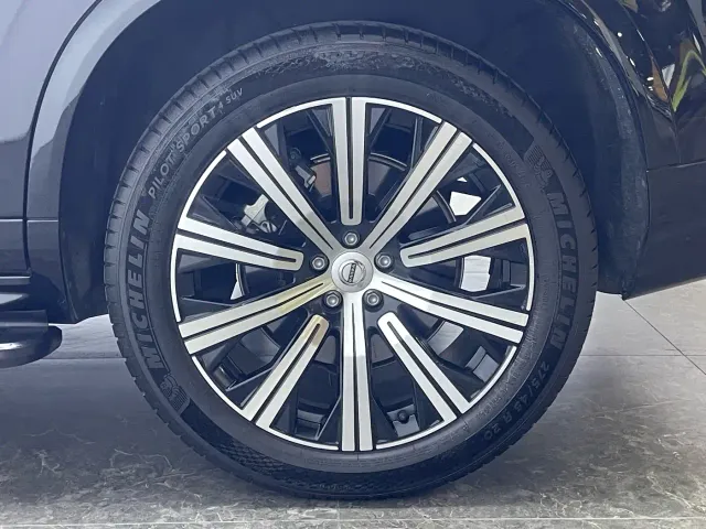 Volvo XC90 — Фото автомобиля 10