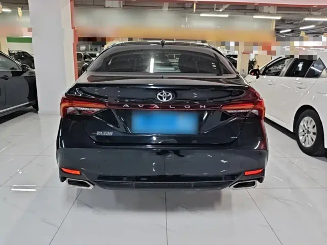 Toyota Avalon — Фото автомобиля 5