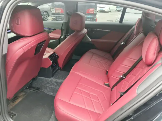 BMW 5 Series — Фото автомобиля 6
