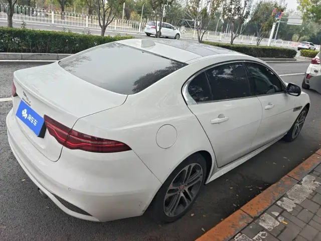 Jaguar XEL — Фото автомобиля 3