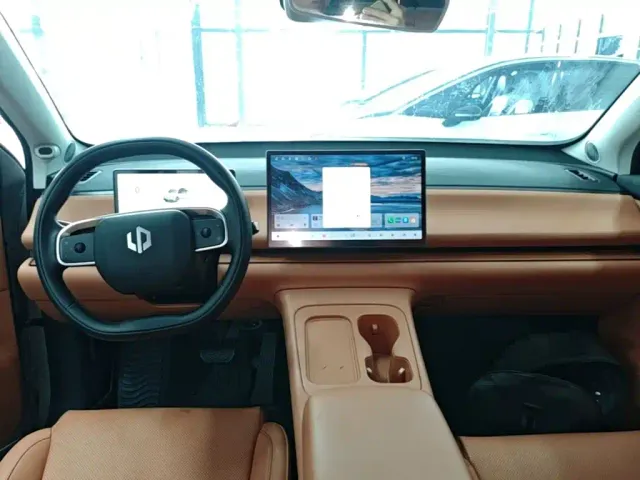 Leapmotor C10 — Фото автомобиля 5