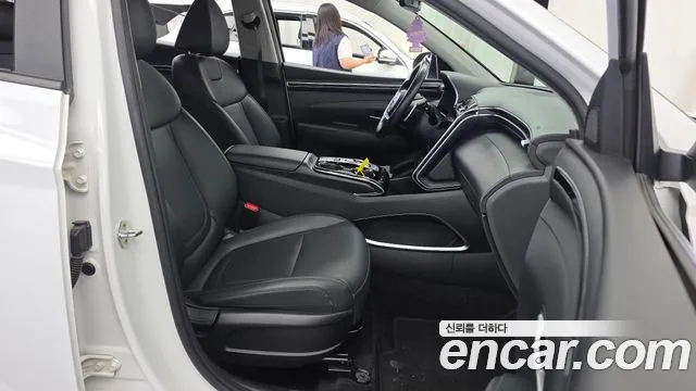 Hyundai Tucson Tucson (NX4) Бензин 1.6 турбо 2WD — Фото автомобиля 11