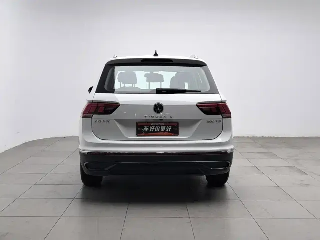 Volkswagen Tiguan L — Фото автомобиля 4