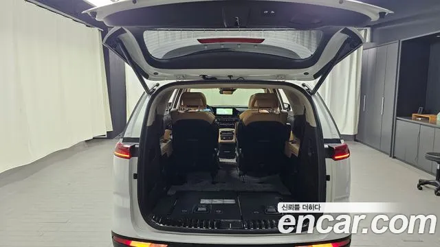 Kia Carnival Generation 4 — Фото автомобиля 24