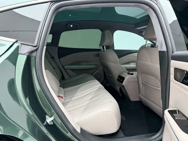 Geely Galaxy Xingyao 8 — Фото автомобиля 28