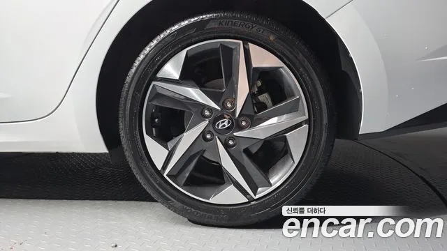 Hyundai AVANTE Avante (CN7) — Фото автомобиля 21