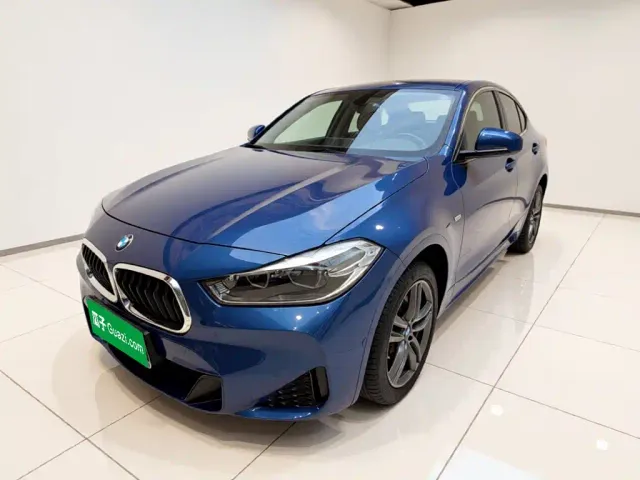 Фотография автомобиля — BMW X2