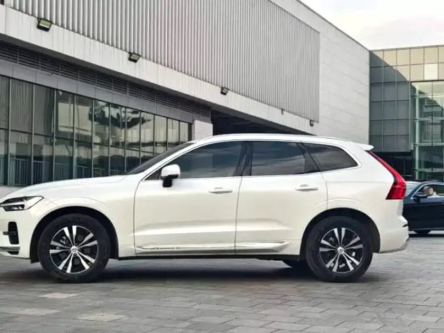 Volvo XC60 — Фото автомобиля 8