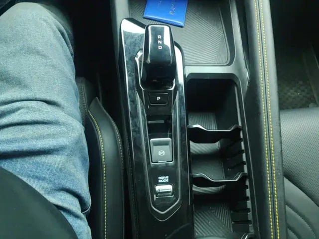 Geely Binyue — Фото автомобиля 16